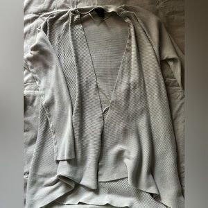 Asymmetrical lines cardigan